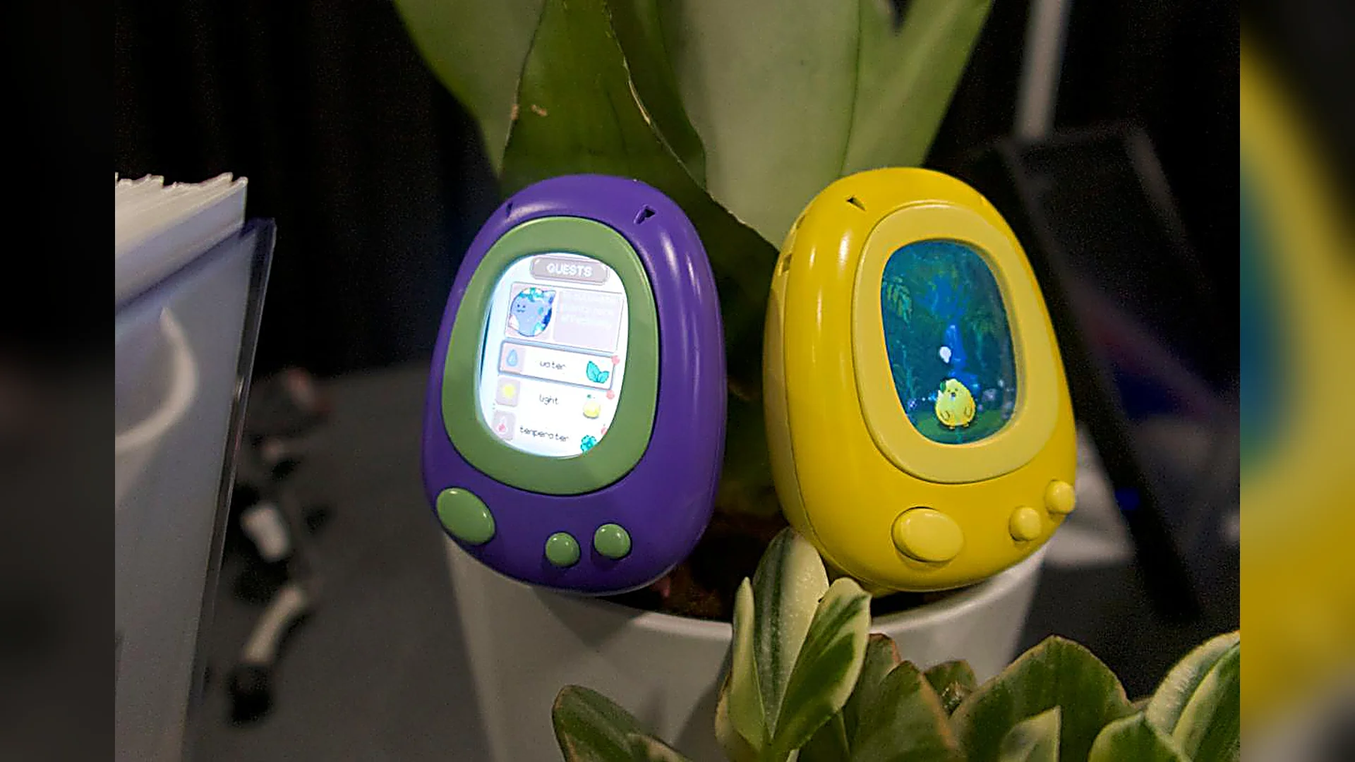 Clone de Tamagotchi salva plantas vivo em CES 2026