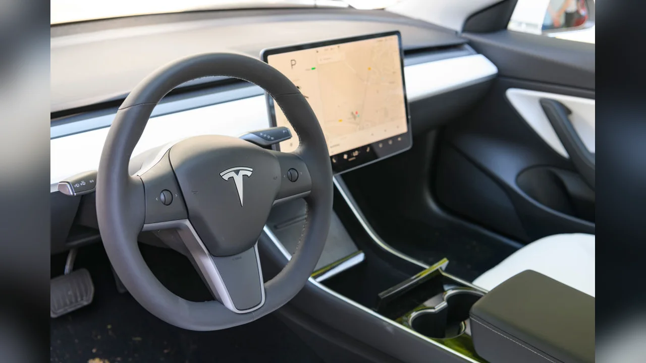 Tesla Abandona Compra Única de FSD: Revolução no Pagamento por Assinatura